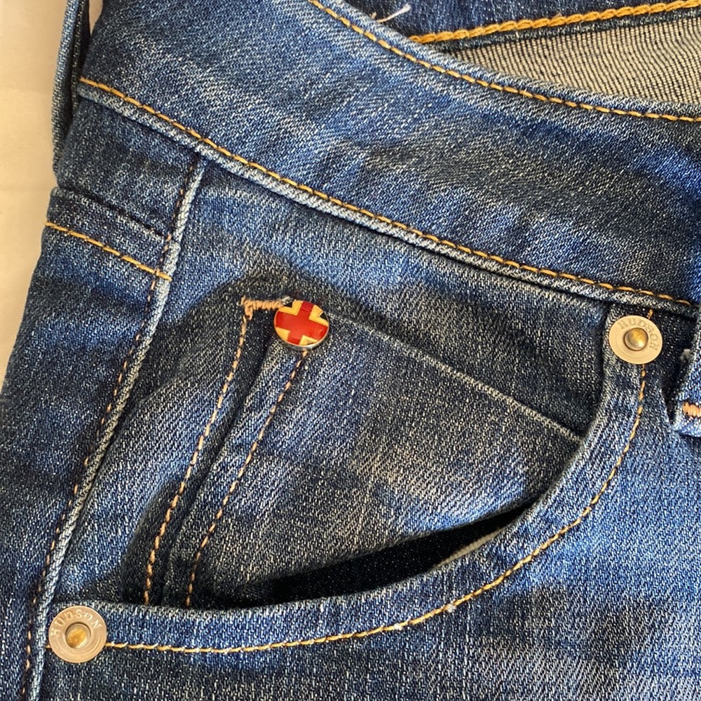 Woman’s Hudson Bacara Crop Straight Cuffed jeans 25 - Picture 4 of 9